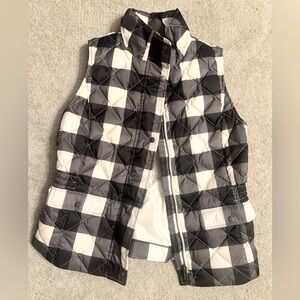 Women’s Talbots Black Buffalo Check Puffer Vest Size Petite